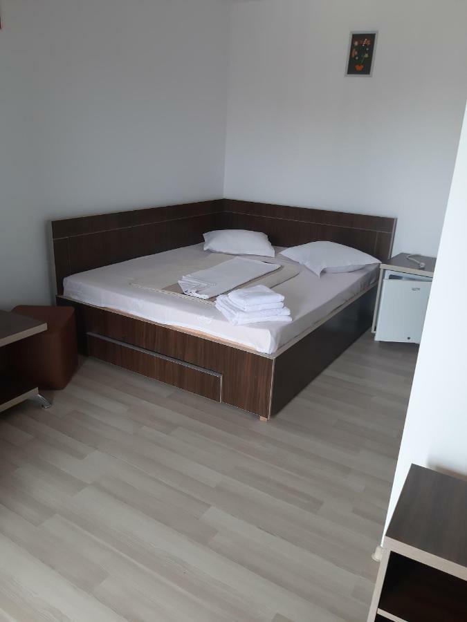 Hotel La Babusca à Două Mai Extérieur photo